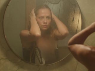 Teresa Palmer – Lights Out (2016) HD 1080p!!!-7