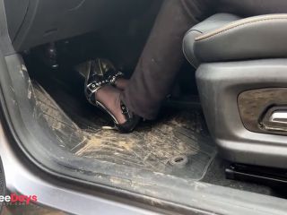 [GetFreeDays.com] A girl in high-heeled shoes likes to listen to the sound of the engine and press the pedals with her Porn Clip March 2023-4