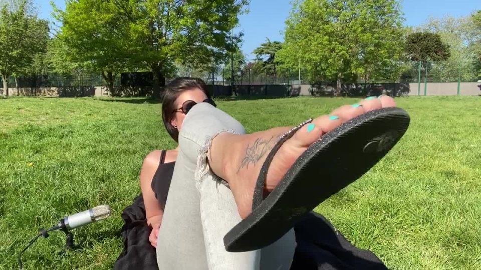 online clip 38 giantess feet fetish Feetwonders in ASMR feet teasing outdoors – (Premium user request), foot on feet porn