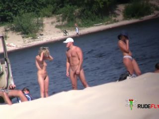 Voyeur cam  nude plage 1  2-8