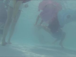 Voyeur Under the water in the swimming pool - pcolle YMUW-1007,  on voyeur -5