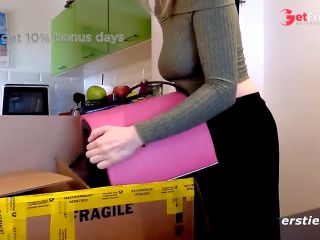 [GetFreeDays.com] Ersties - Sirena reitet auf ihrem neuen Sybian zum Hhepunkt Sex Leak December 2022-2