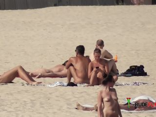 Nude Plage - Cute Couple caught on Spycam Camera-6