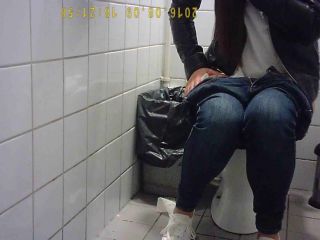  Voyeur Student restroom 140, voyeur on voyeur-4