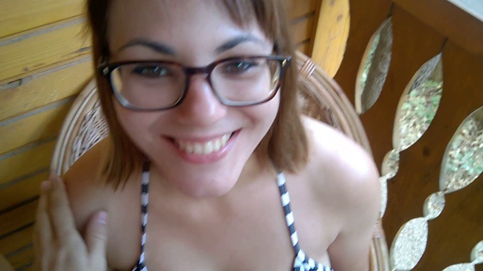 Girl Next Door Wears Glasses And Is Good At Sucking 1080p