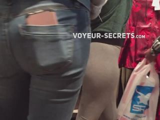 Chubby girl shops with boyfriend  1 280 BBW-0