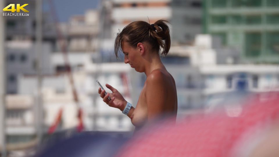 Beach Busty - Perfect Perkiness 4k