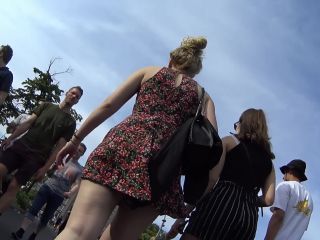 Big_ass_blonde_girl_in_flower_dress_upskirt-0