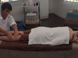 Japanese milf massage  720p *-1