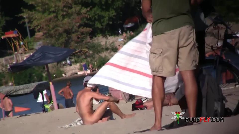 Amateur nude plage orgy 4