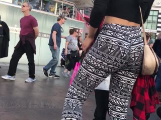 CandidCreeps 782 Leggings Bouncy Ass Candid Public Promo Girl-6