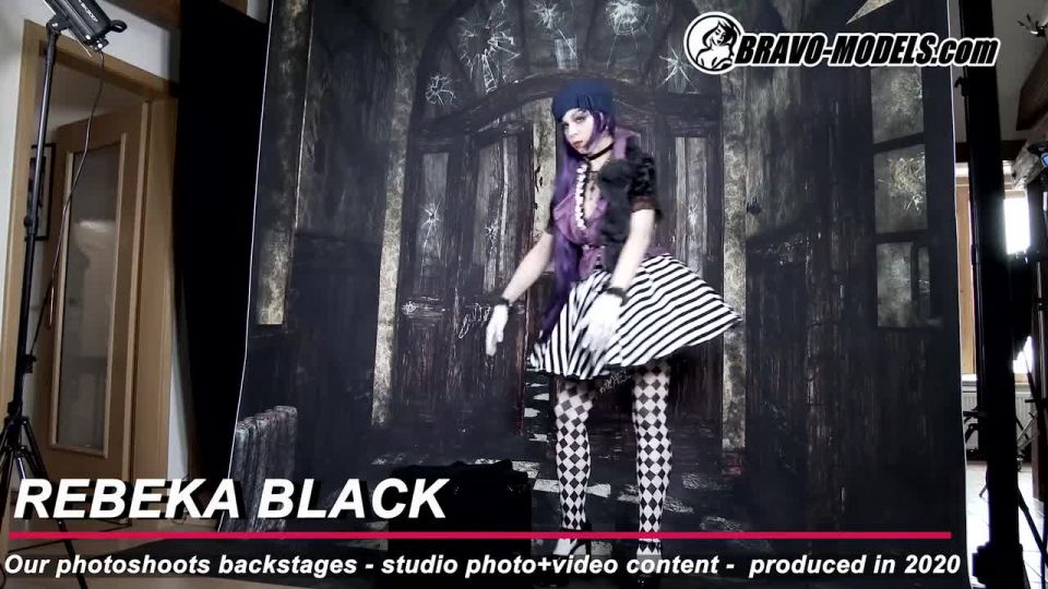 386-Backstage photoshoot Rebeka Black - Adult Cosplay