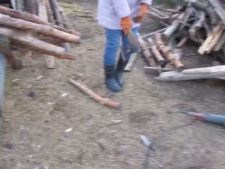 Gabby30 - Gather firewood on the farm - Amateur-1