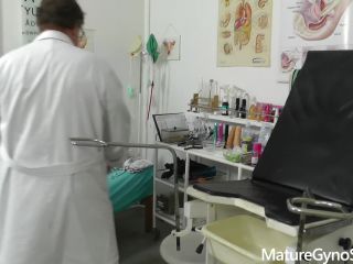 Medical Sexy Granny Gyno Exam by Perverted Gynecologist - Medical fetish-1