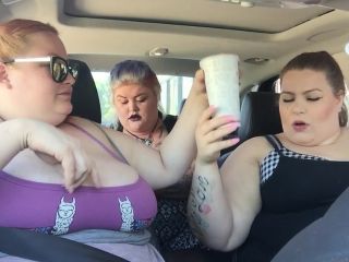 Drive Thru Run- 3 Fatties Eating in the BBW!-2