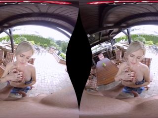 Holiday Sex With Hot MILF In VR-2