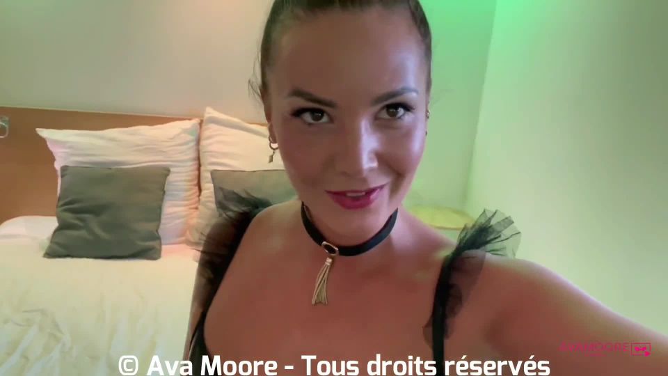 Ava - Moore Au Cap Je Rentre Par Effraction Chez Un Voisin Italien Et Le Suce Jusqu A Lui Vider Les - Et