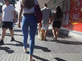 Shocking cameltoe of teen girl in jeans Voyeur!-4