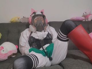 SleepyBabeZzz - Masturbating in PPE gear and lingerie - Mask fetish-1