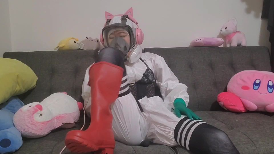 SleepyBabeZzz - Masturbating in PPE gear and lingerie - Mask fetish