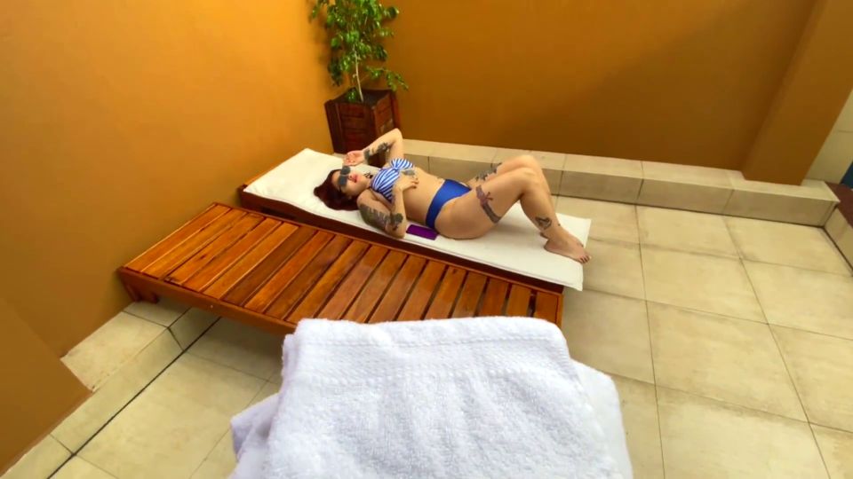 JEG SOLDEDE SOL I EN BIKINI, OG HOTELANSATTEN KNAPPEDE MIG MEGET HRDT 1080p