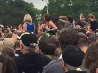 Hot girl flashes tits during a concert-8