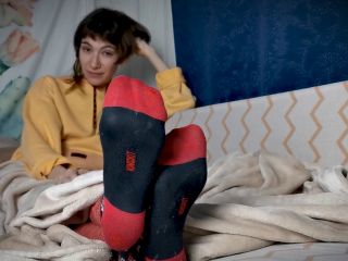 NINA MAKES YOU SNIFF HER SMELLY DIRTY SOCKS-3