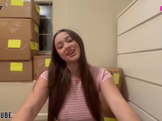 Beg Itbaby Thanking The Movers With A Blowjob  Amateur  Beg4itbaby -0