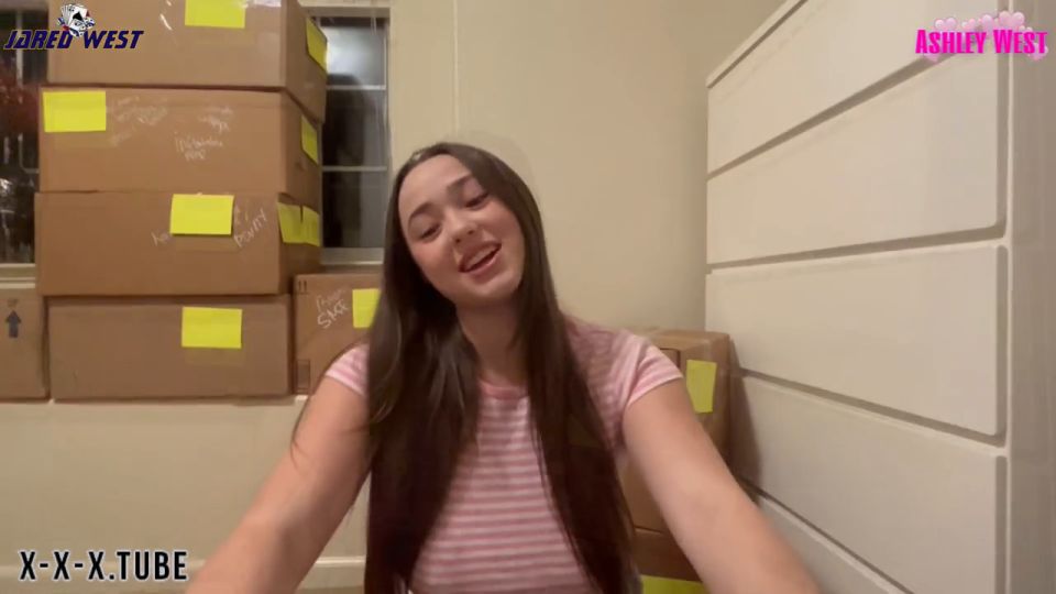 Beg Itbaby Thanking The Movers With A Blowjob  Amateur  Beg4itbaby 