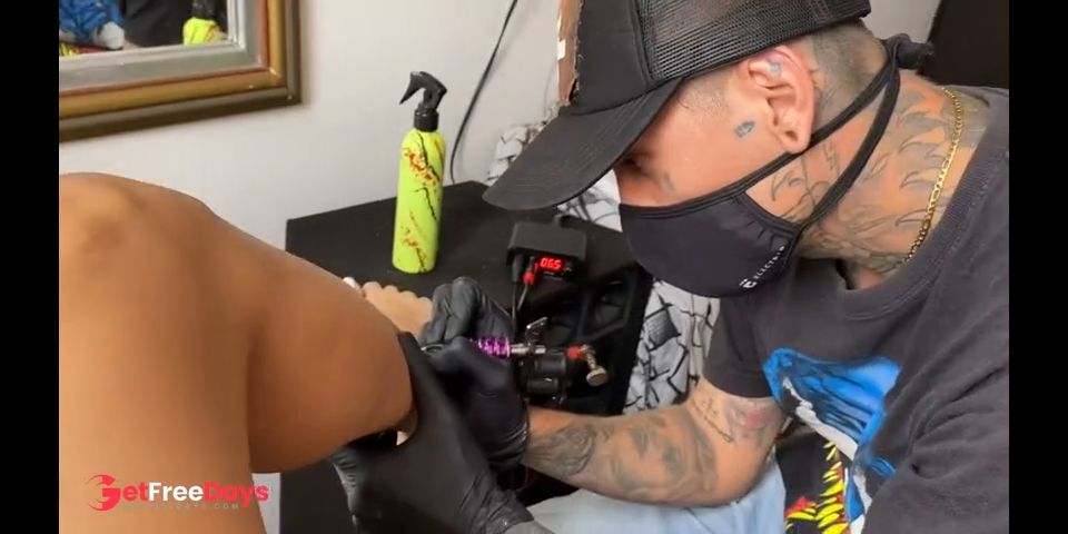 [GetFreeDays.com] My tattoo artist gets excited while touching my pussy Sex Video December 2022