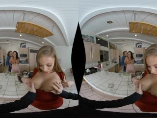 ThanksSwinging Day – Britney Amber and Texas Patti on 3d porn -0