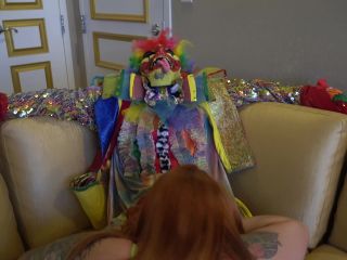 GIbbyTheClown - White BBW gets her pussy destroyed - Clowns-3