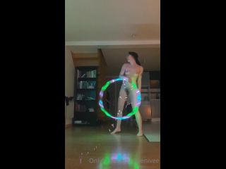 Ravenivee () - back into hula hooping i love hooping with my led hoop its magical song random 24-09-2020-1