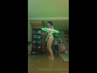 Ravenivee () - back into hula hooping i love hooping with my led hoop its magical song random 24-09-2020-6