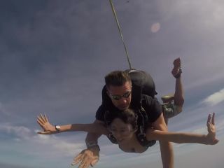 Girl's boob falls out while skydiving-3
