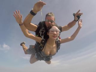 Girl's boob falls out while skydiving-7