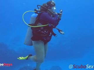 [GetFreeDays.com] Fucking Under the Sea, Part 1 - We Almost Got Caught by a Group of Divers Porn Film July 2023-0