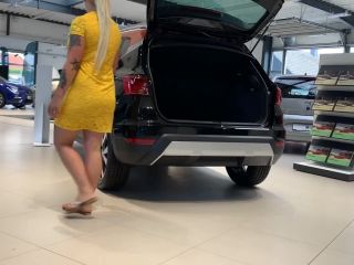 devil-sophie - Sophie sucht ein neues Auto - 4 Rohr Auspuffanlage - Da muss ich doch  - amateur - german hot amateur couple-1