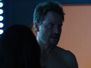 Melanie Liburd, Melissa O'Neil Sexy - Dark Matter 2016 s02e01-6