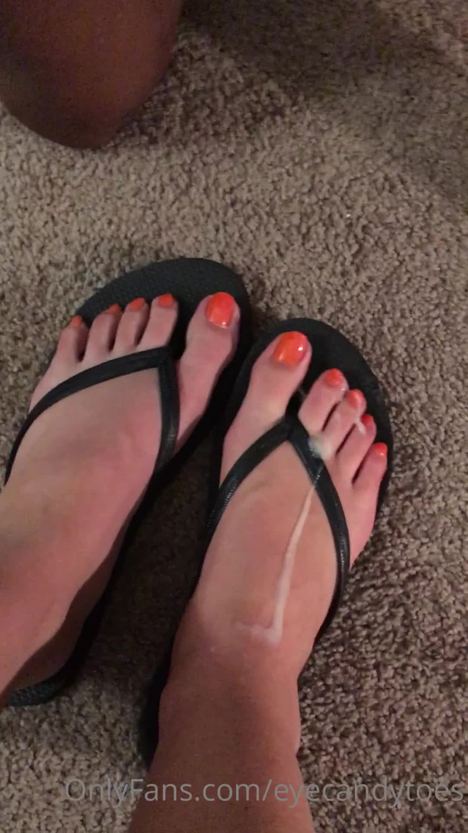 Onlyfans - EyeCandyToes - Cum on Toes and Spit Aftermath Play  Do you guys like videos like this - 21-07-2020