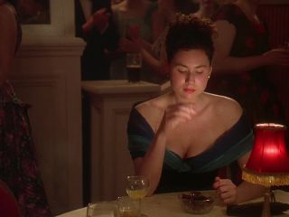 Saffron Burrows, Minnie Driver - Circle of Friends (1995) HD 1080p - [Celebrity porn]-3