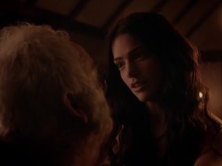 Janet Montgomery, Azure Parsons – Salem s01e01 (2014) HD 1080p!!!-4