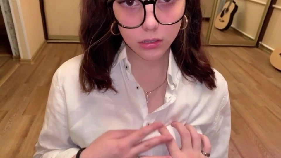 [Amateur] Teacher fucked a schoolgirl and cum on her glasses