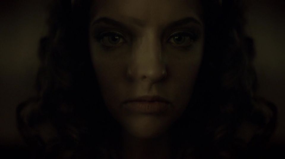 Katharine Isabelle, Caroline Dhavernas – Hannibal s03e06 (2015) HD 1080p!!!