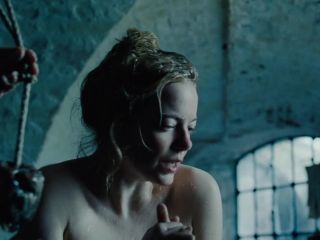 Emma Stone - The Favourite (2018) HD 1080p!!!-0