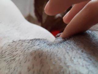 [Amateur] I fucked her unshaven pussy with my fingers during my period.-1