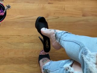 online porn clip 31 crystalinked 04-10-2019 I love tight jeans with mules How about you guys - femdom - femdom porn gia dimarco femdom-3