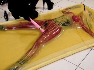 Corona Doll – Latex Vacuum Bed Bondage on bdsm porn bdsm edging-4