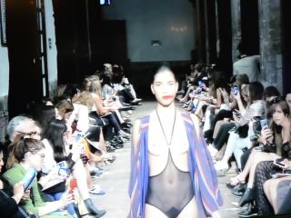 Alejandra Guilmant topless - MB Fashion Week Mexico - 2016-3