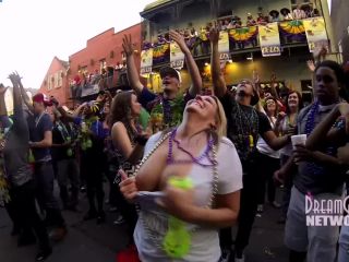 Hot girls next door flashing at mardi gras-0